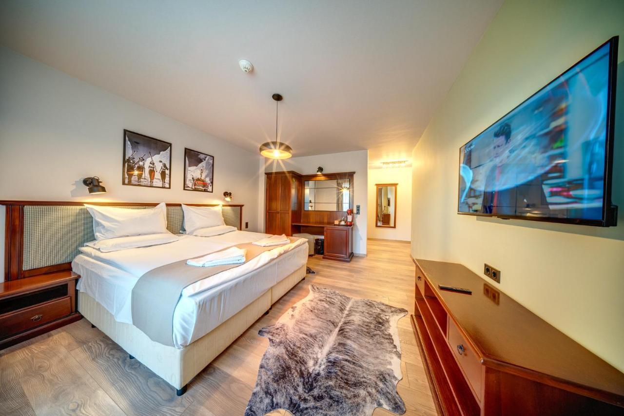 Mountain Lake Hotel Смолян Екстер'єр фото